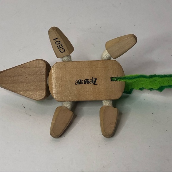 Animalz Crocodile Alligator Poseable  Wooden 3.5 inch Toy Figurine CEO1 - Picture 4 of 4